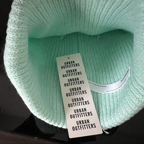 Urban Outfitters UO Ribbed Pompom Green Mint Beanie NWT - Picture 6 of 8